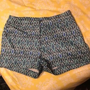 Blue patterned shorts Size 4